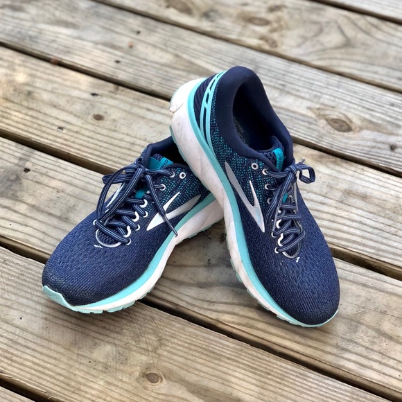 brooks women's ghost 11